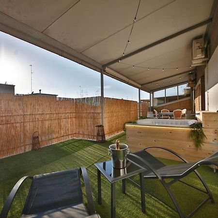 Ferienwohnung Atticoderossi A 500Mt Da Stazione&Centrostorico Bari Exterior foto