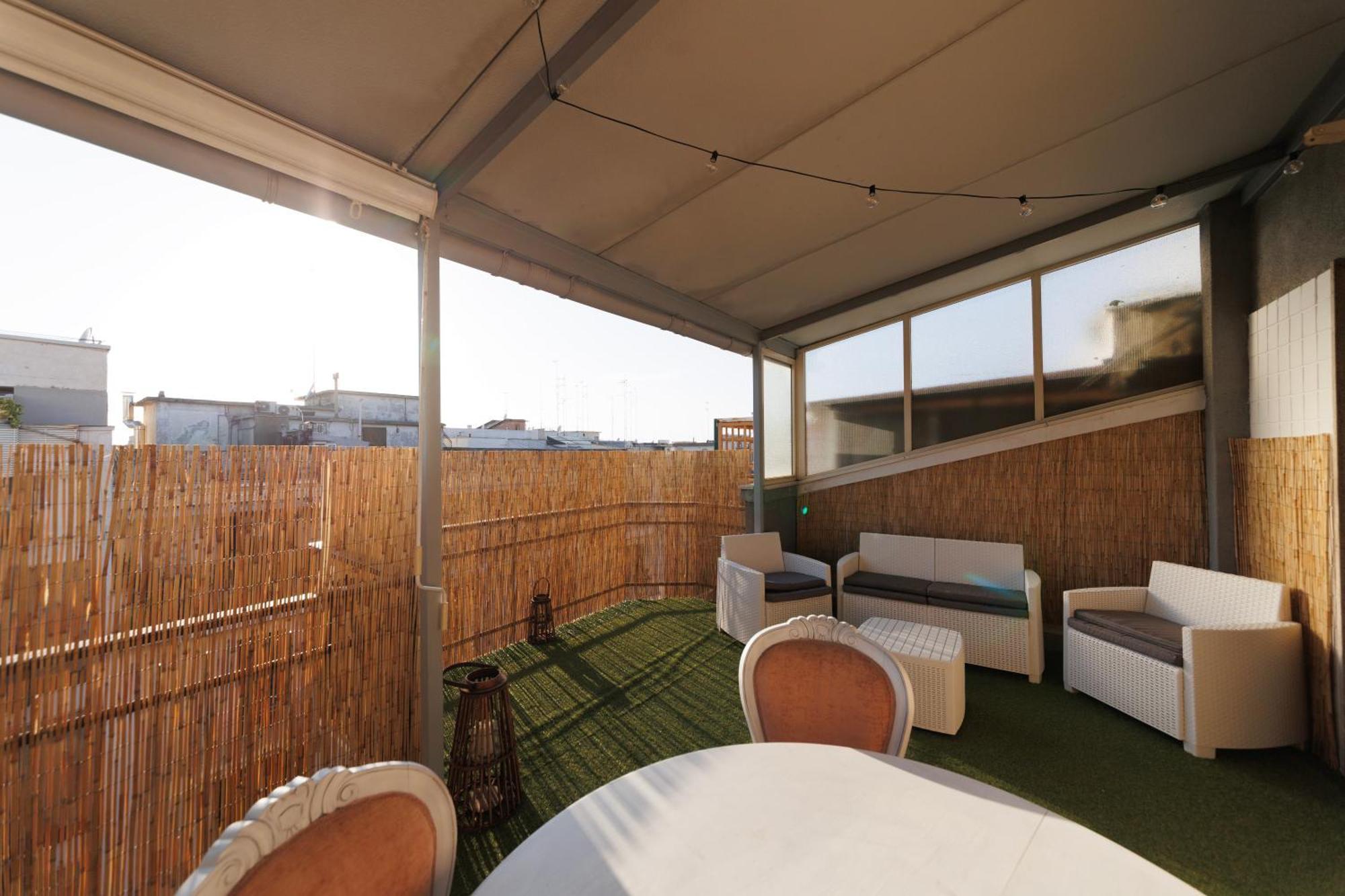 Ferienwohnung Atticoderossi A 500Mt Da Stazione&Centrostorico Bari Exterior foto